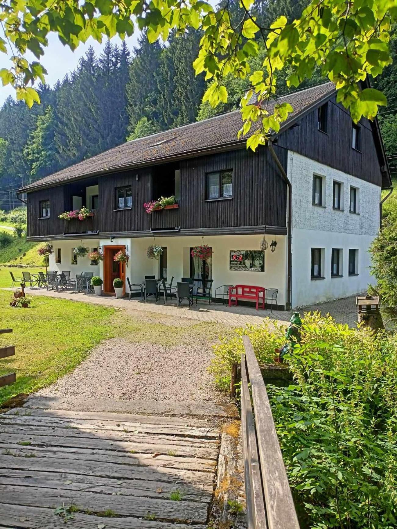 Pension Tara Teplice nad Metují Kültér fotó